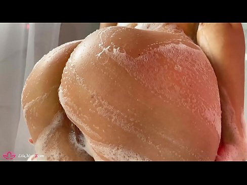 ❤️ Brunette Anapiga Pussy kwa Pussy kwa Vibrator hadi Orgasm kali katika Shower Video ya ngono ️❤